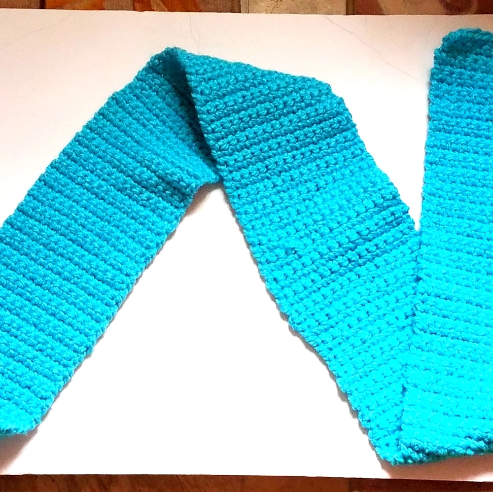 Chunky Blue neck scarf